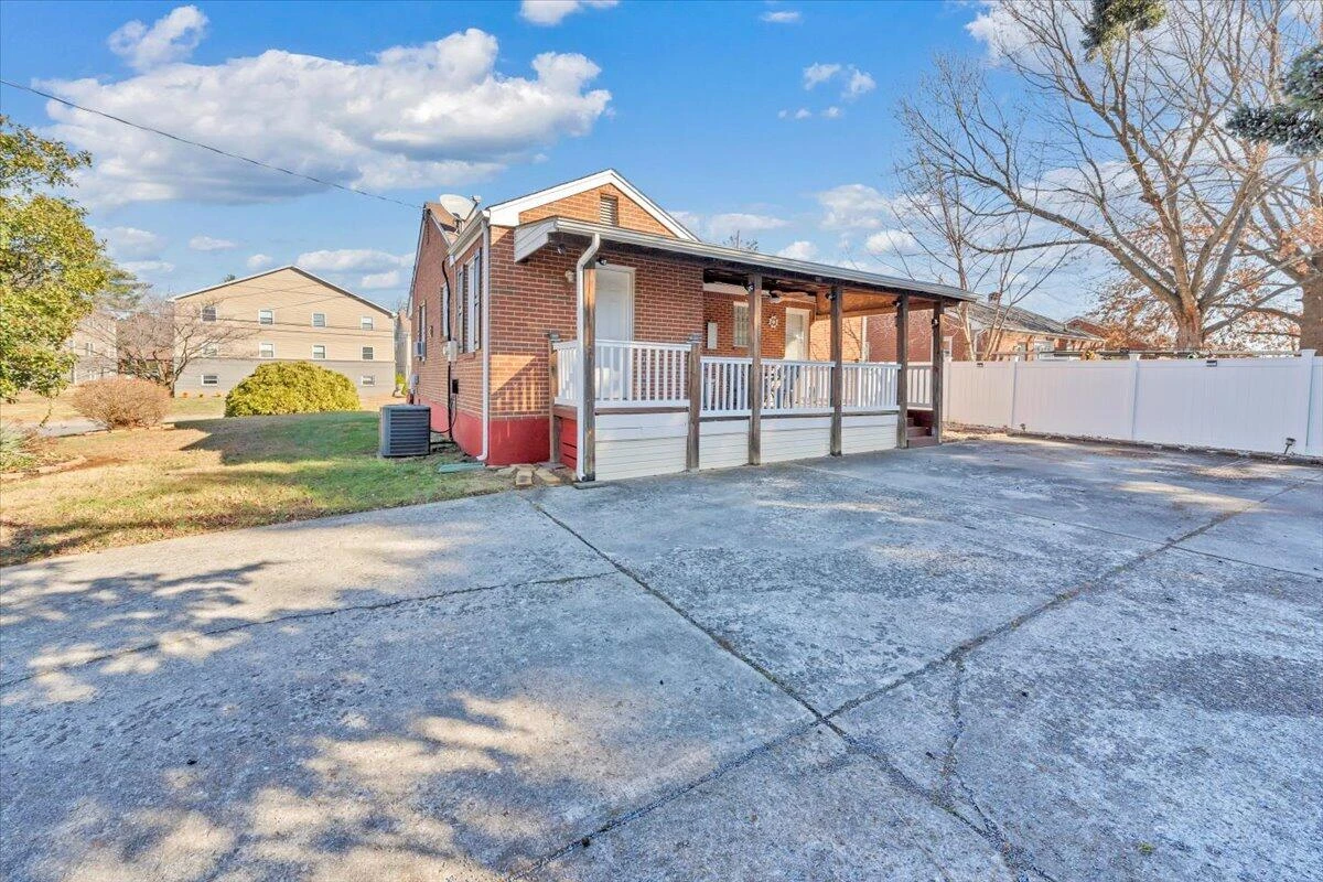 4820 Rutgers ST NW - Photo 33
