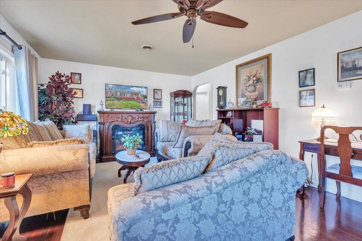 4820 Rutgers ST NW - Photo 4