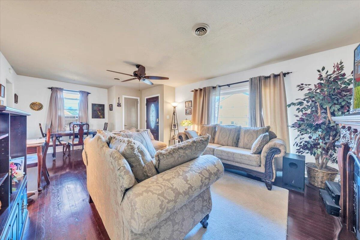 4820 Rutgers ST NW - Photo 7