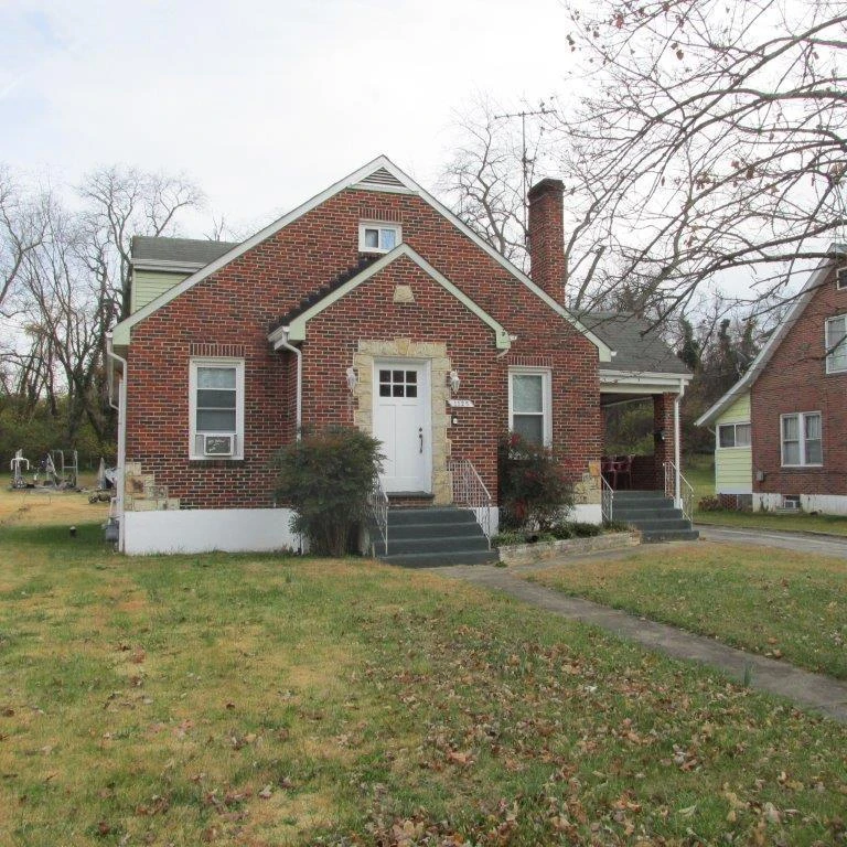 1125 Forest Park BLVD NW - Photo 2