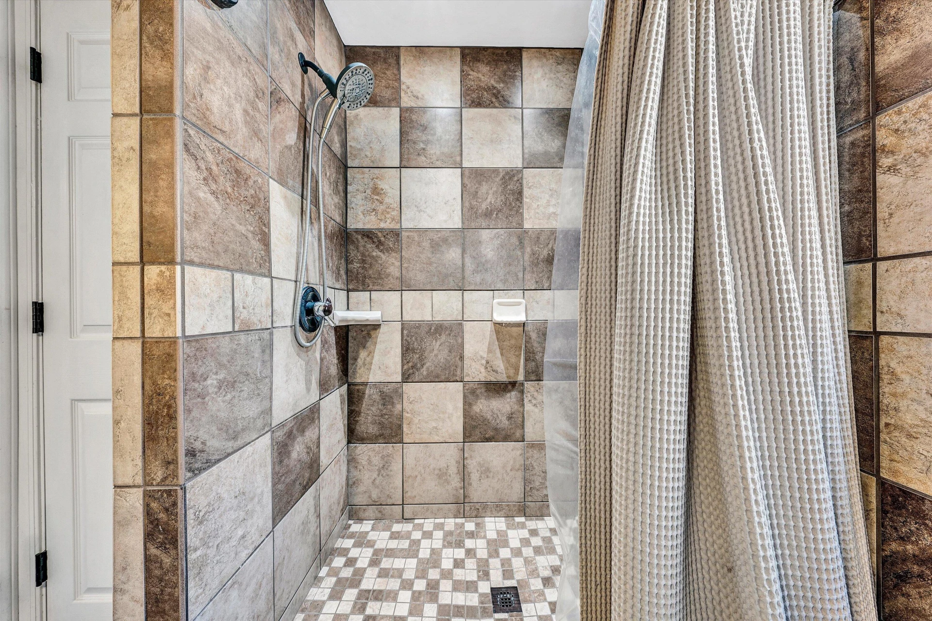 1311 Walnut Shell DR - Photo 27