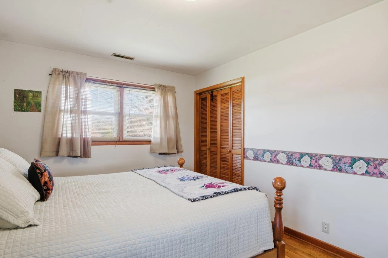200 Douglas LN - Photo 18