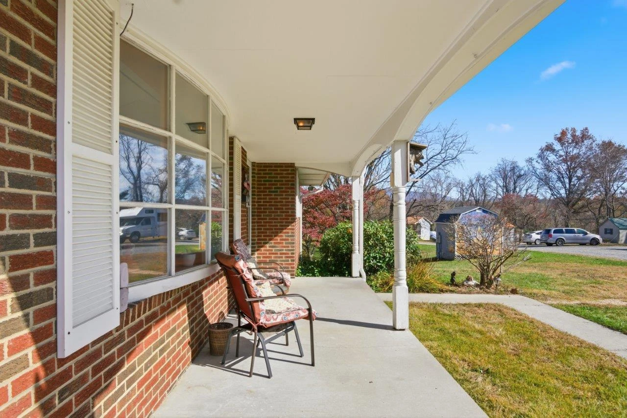 200 Douglas LN - Photo 28