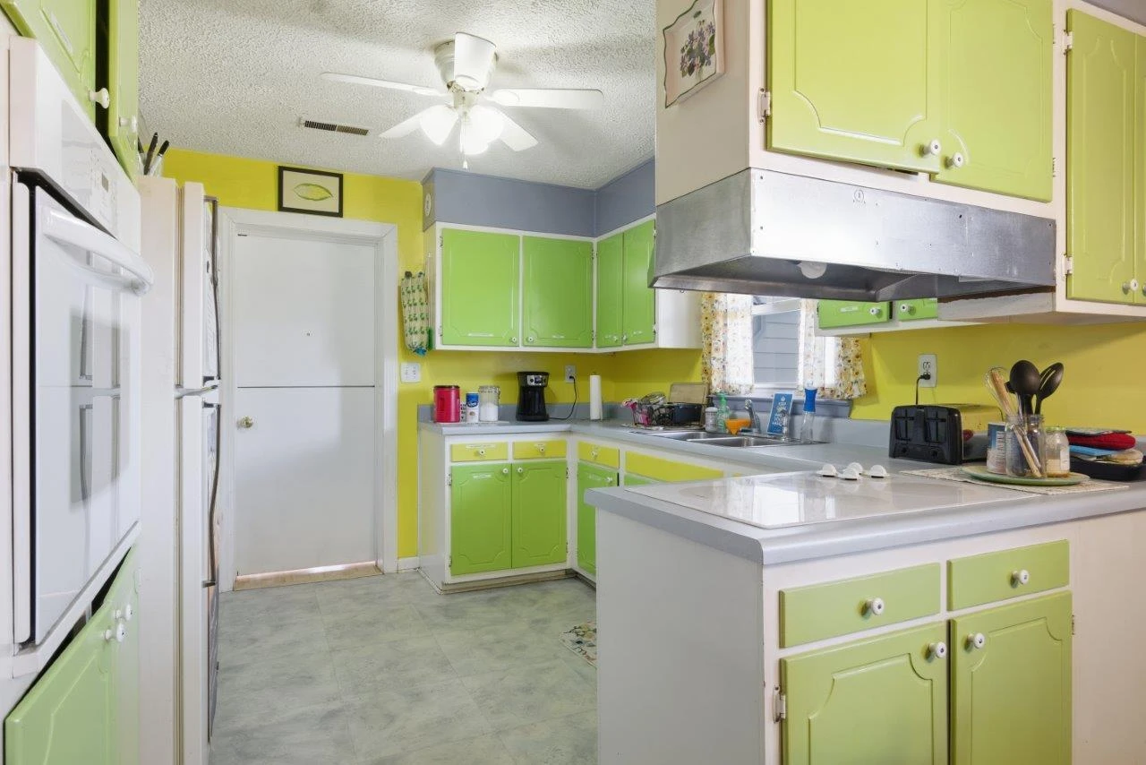 200 Douglas LN - Photo 11