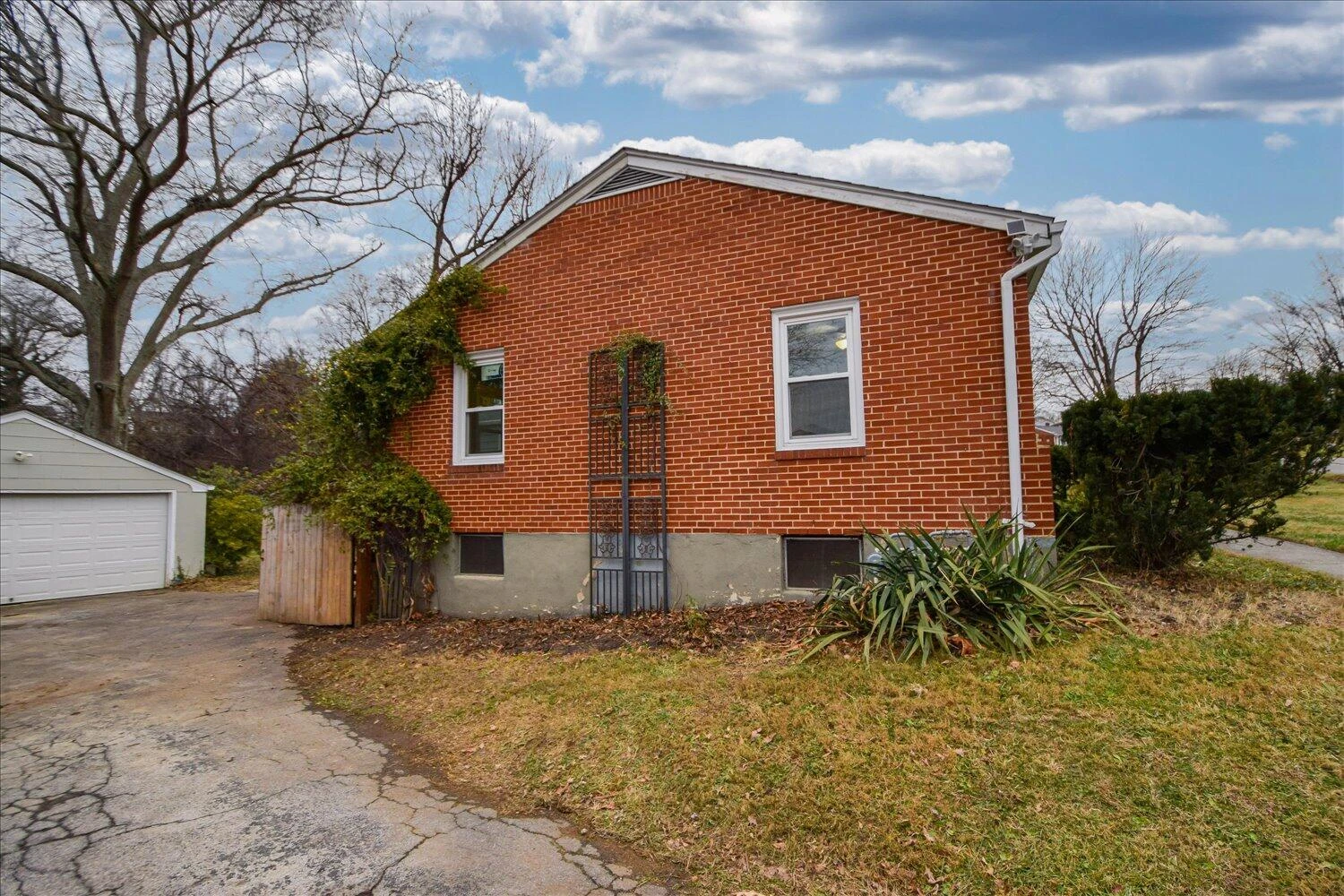 4846 Showalter RD NW - Photo 22