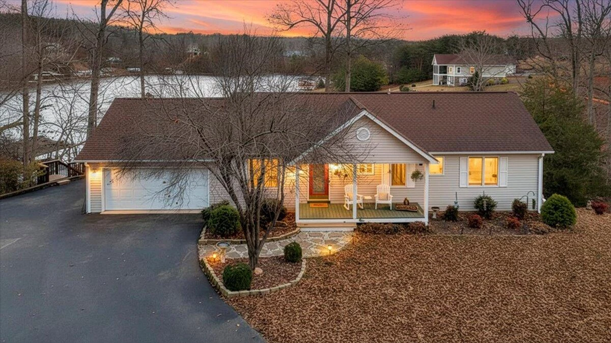 60 Cameron CIR
