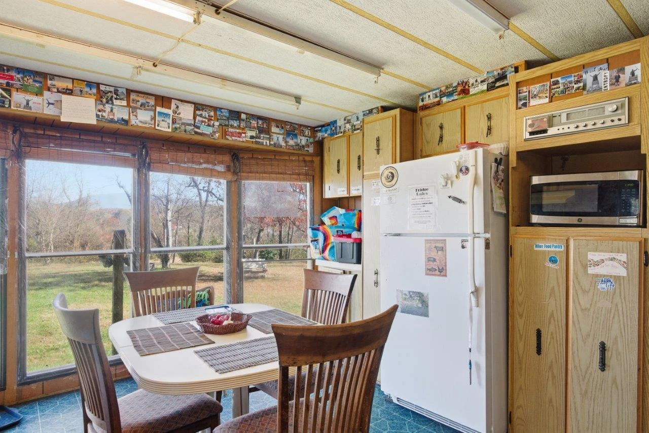 204 Douglas LN - Photo 26