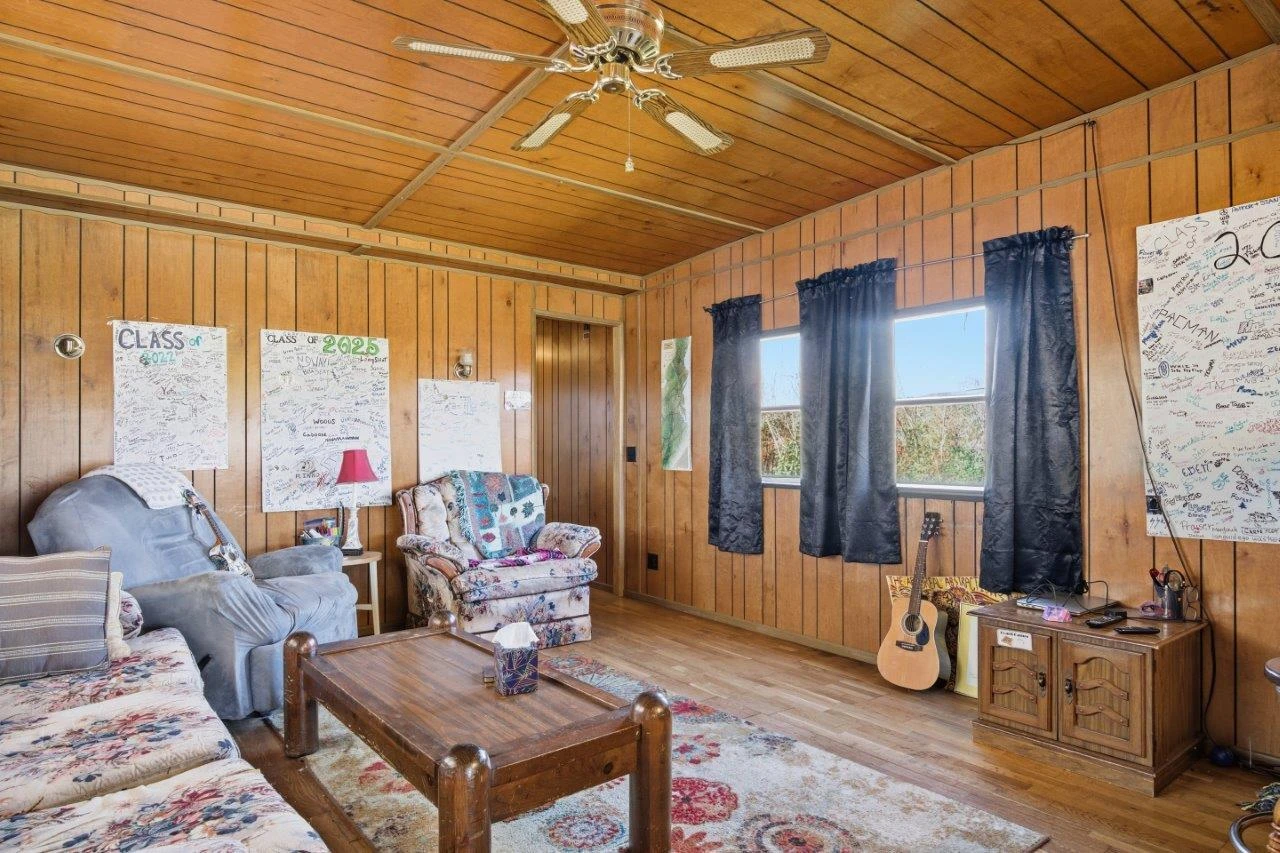 204 Douglas LN - Photo 28