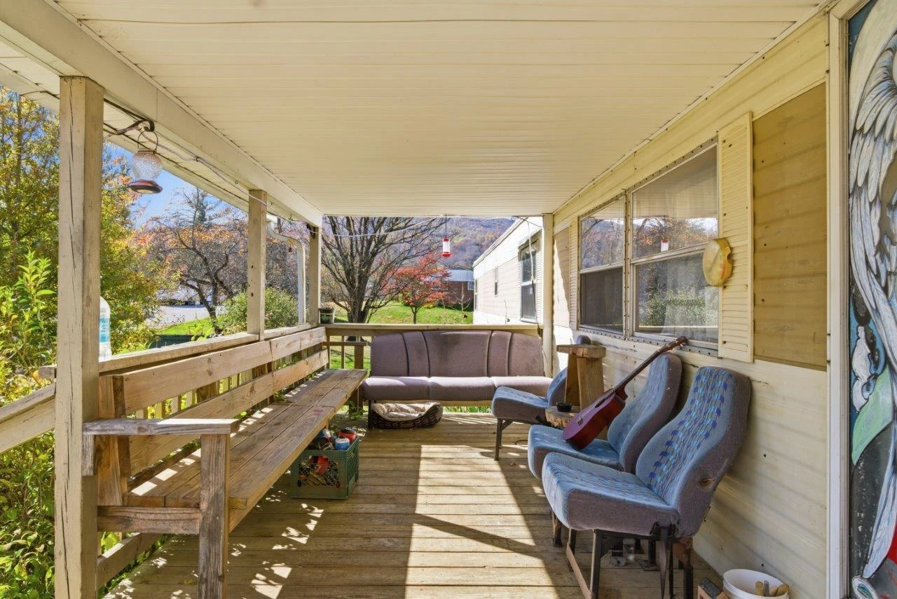 204 Douglas LN - Photo 38