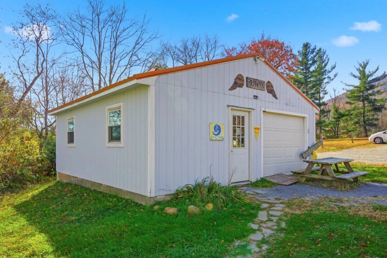 204 Douglas LN - Photo 7