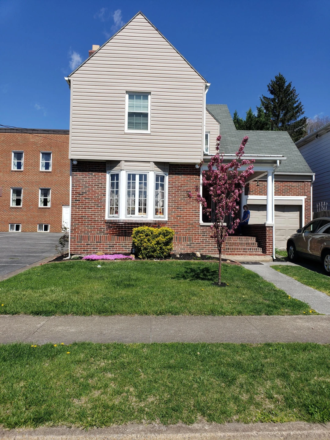 107 N Wills AVE