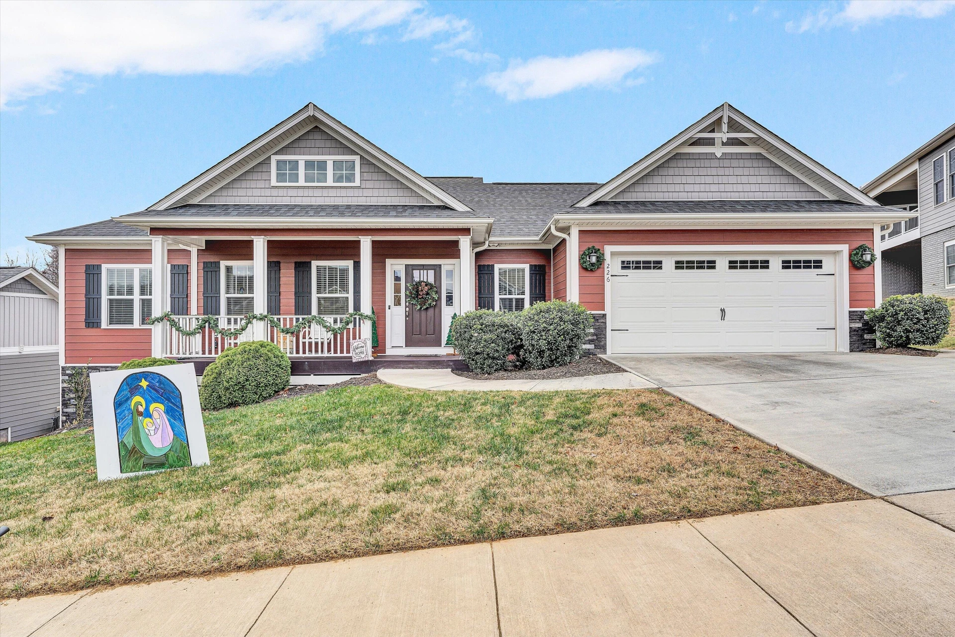 226 Savannah DR NE