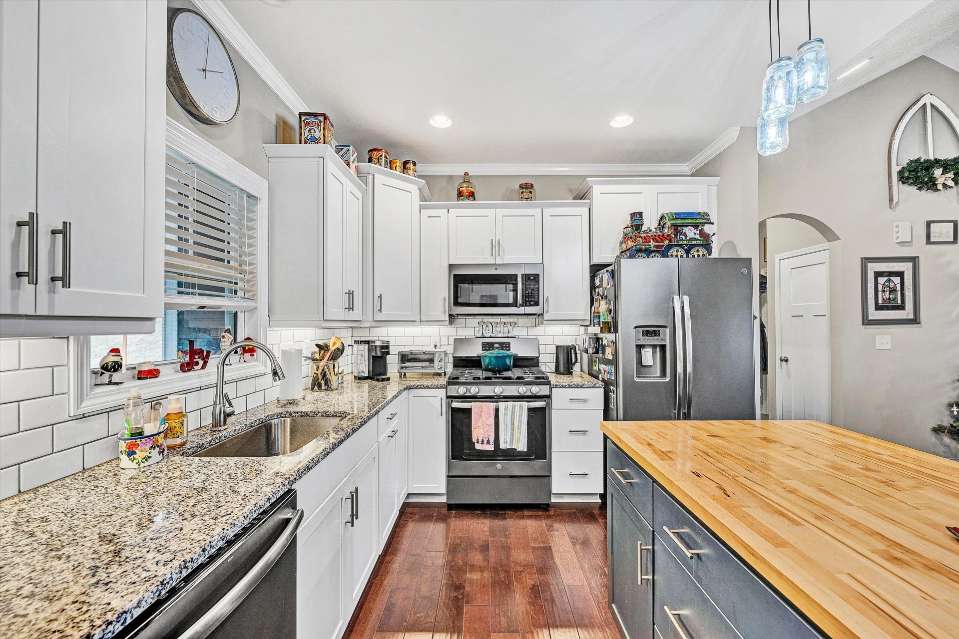 226 Savannah DR NE - Photo 18