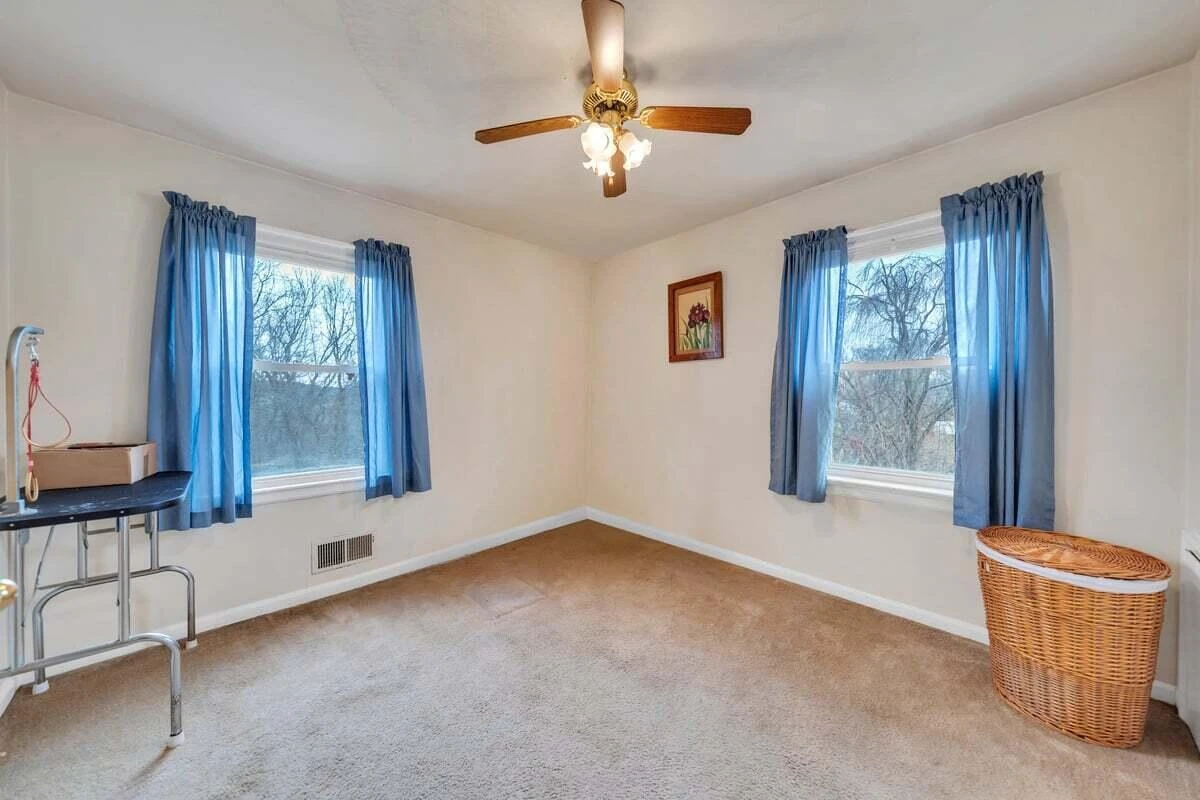 1319 Pechin AVE SE - Photo 19