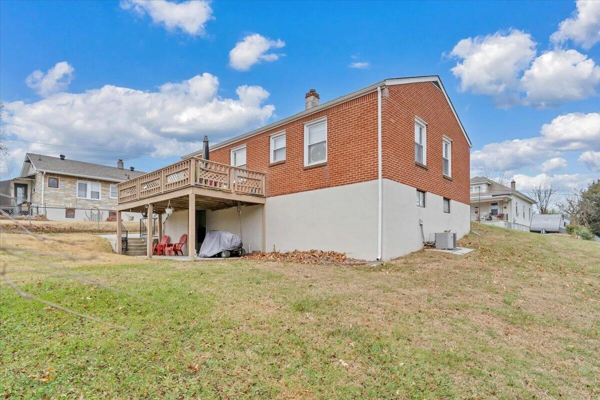 1319 Pechin AVE SE - Photo 38