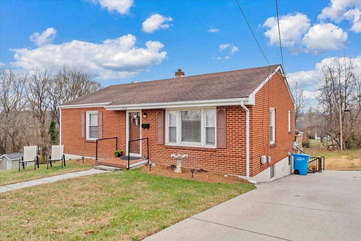 1319 Pechin AVE SE - Photo 41