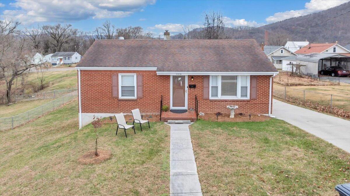 1319 Pechin AVE SE - Photo 44