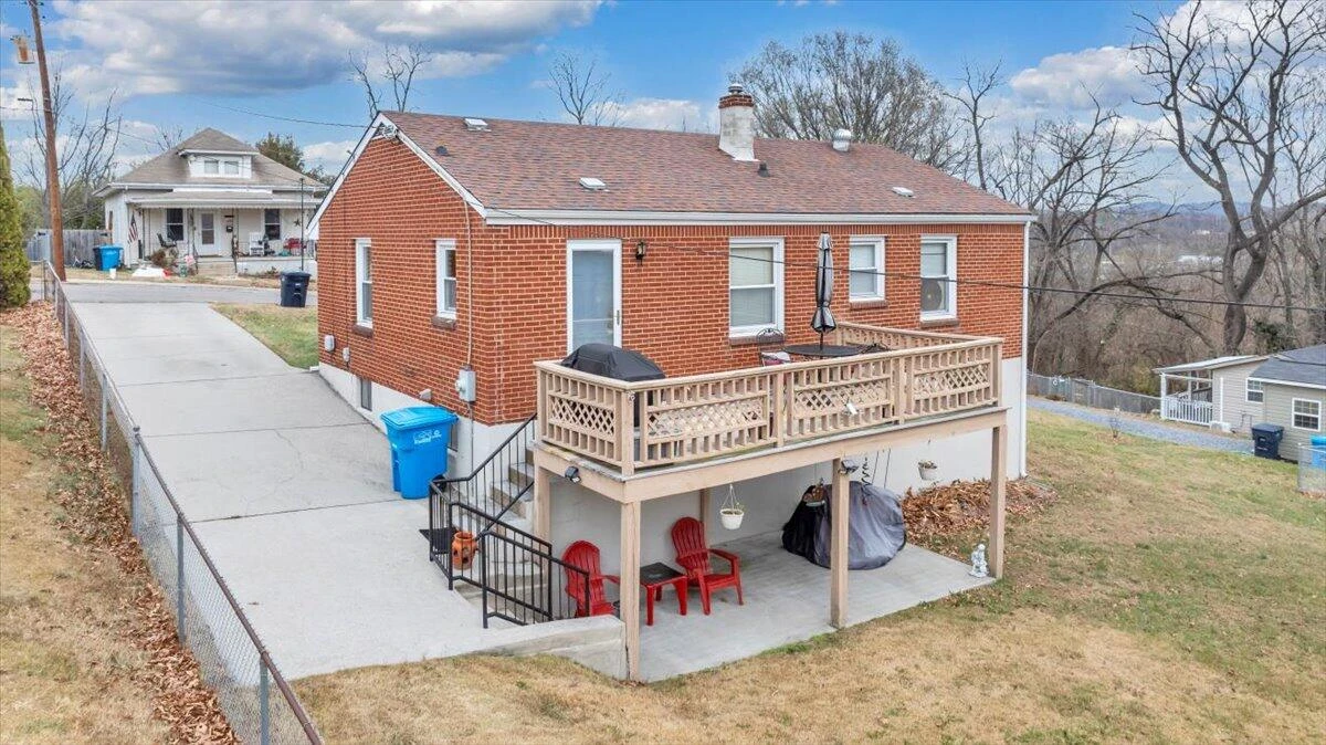 1319 Pechin AVE SE - Photo 46