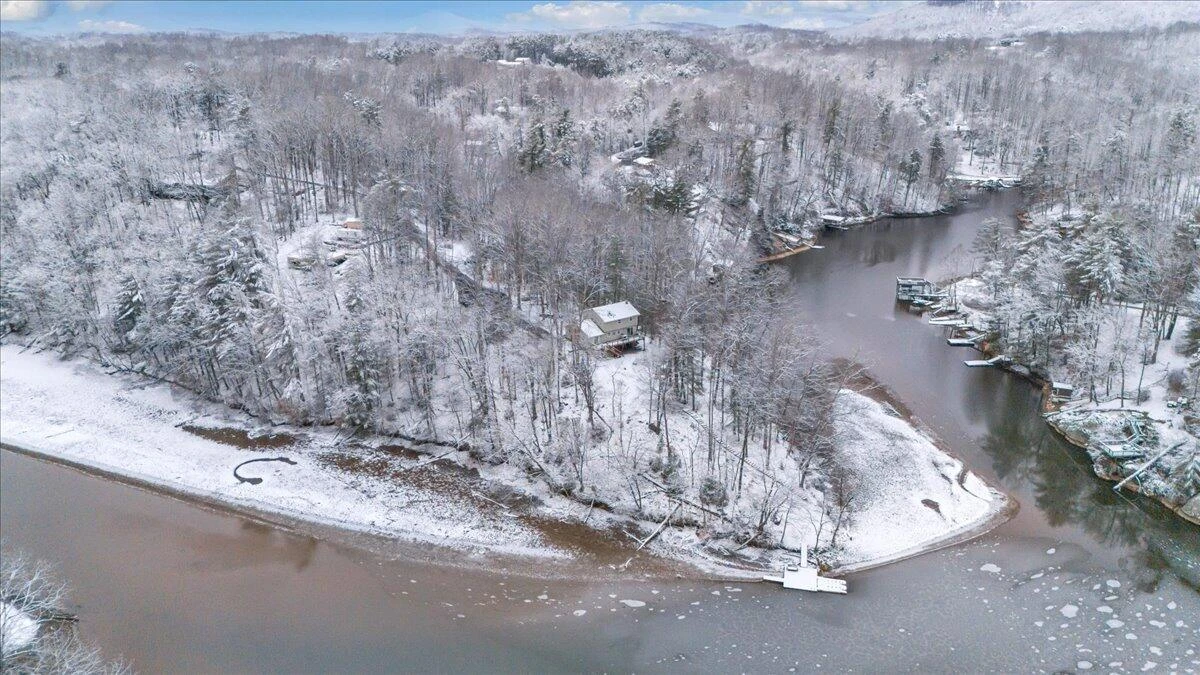 508 Hemlock Shores DR - Photo 3