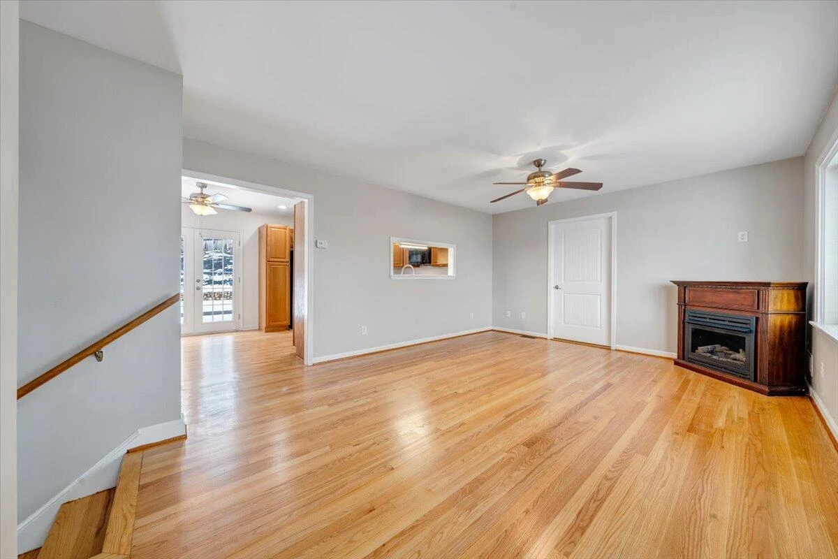 646 E Augusta AVE - Photo 15