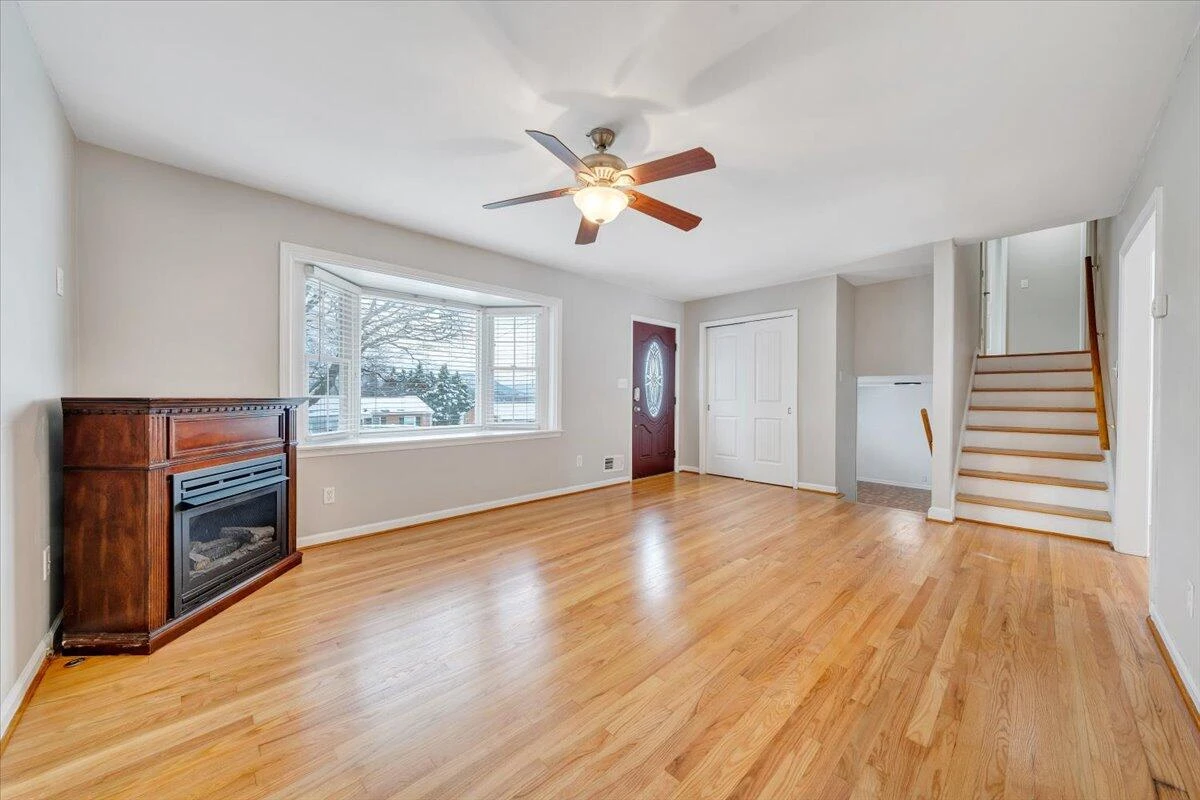 646 E Augusta AVE - Photo 17