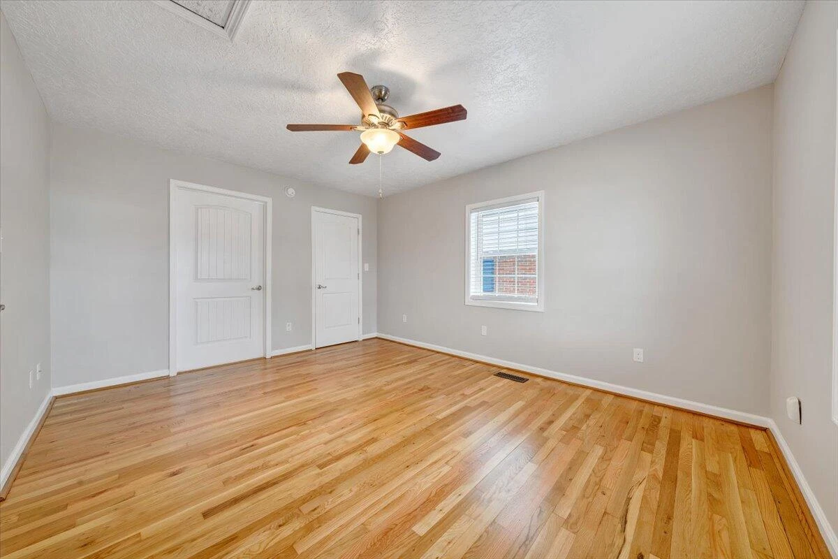 646 E Augusta AVE - Photo 19