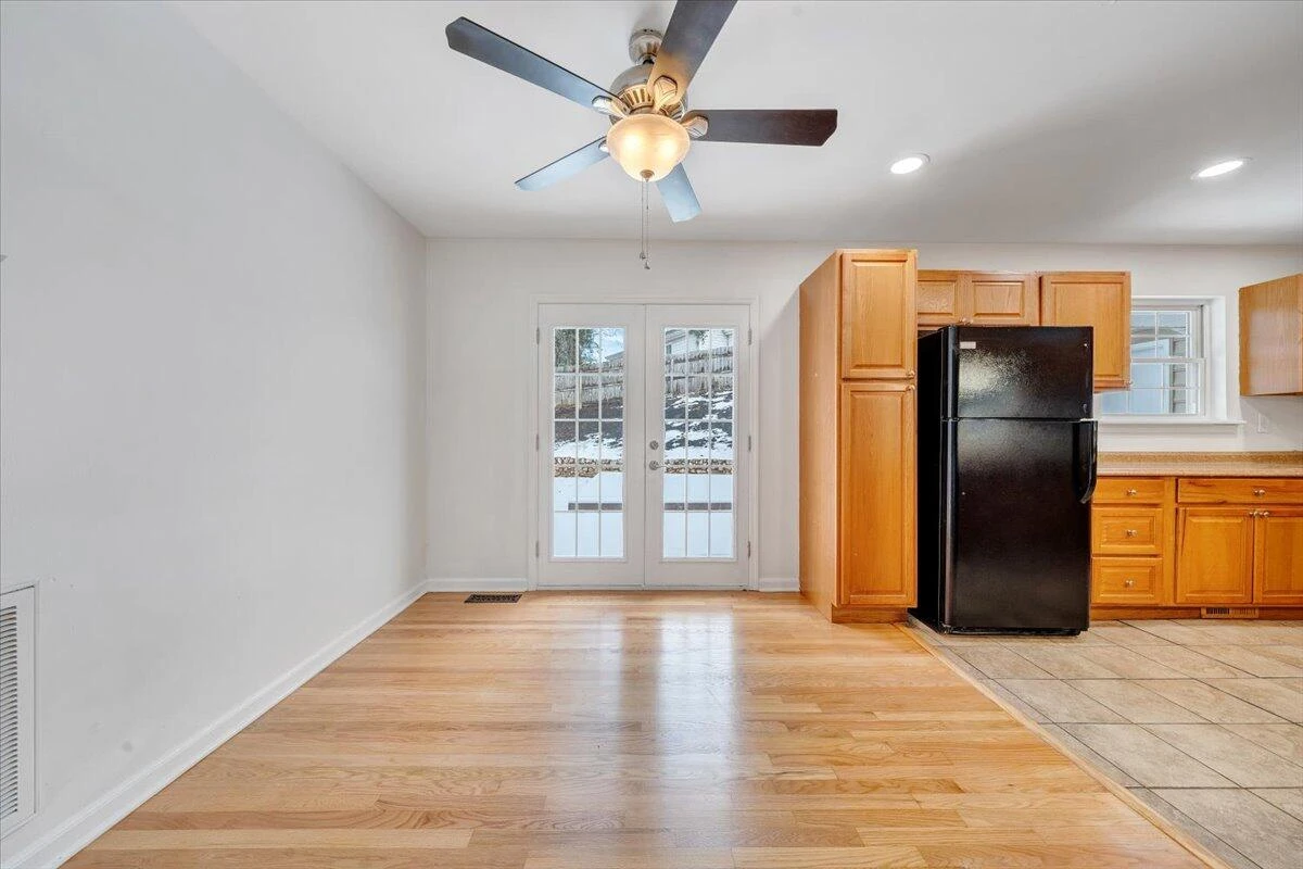 646 E Augusta AVE - Photo 20