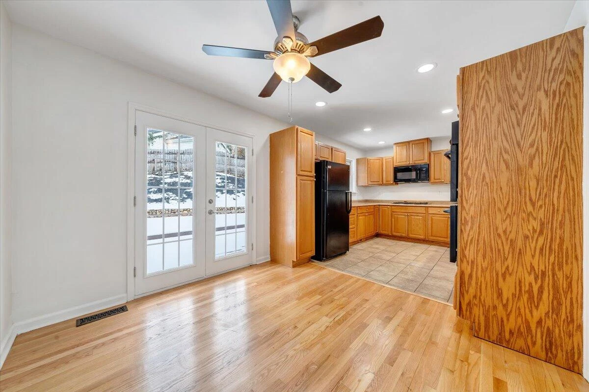 646 E Augusta AVE - Photo 21