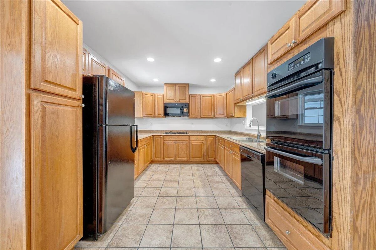 646 E Augusta AVE - Photo 25