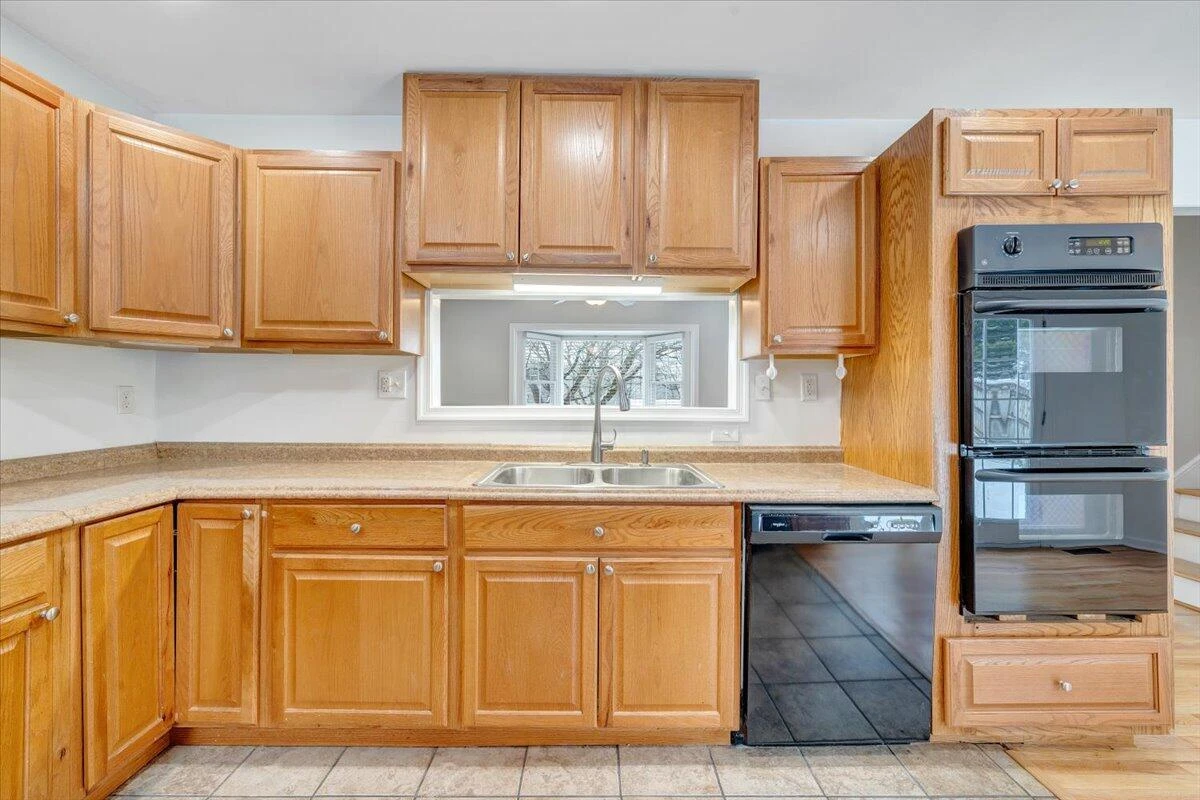 646 E Augusta AVE - Photo 26