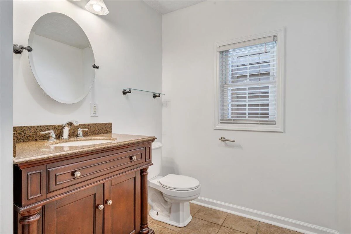 646 E Augusta AVE - Photo 29