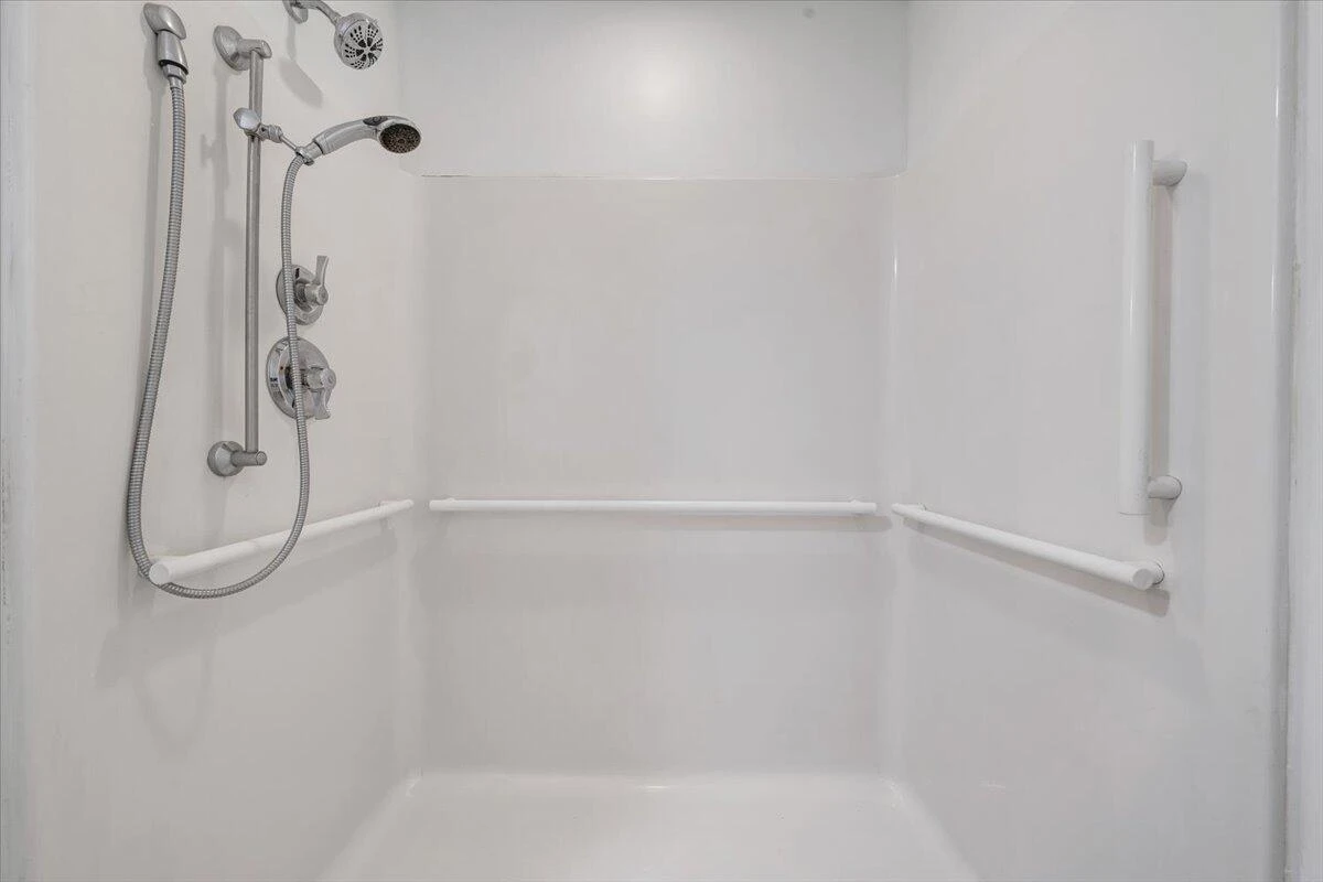 646 E Augusta AVE - Photo 30