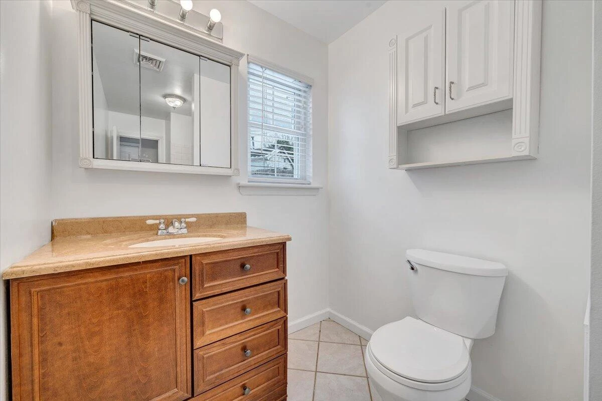 646 E Augusta AVE - Photo 40