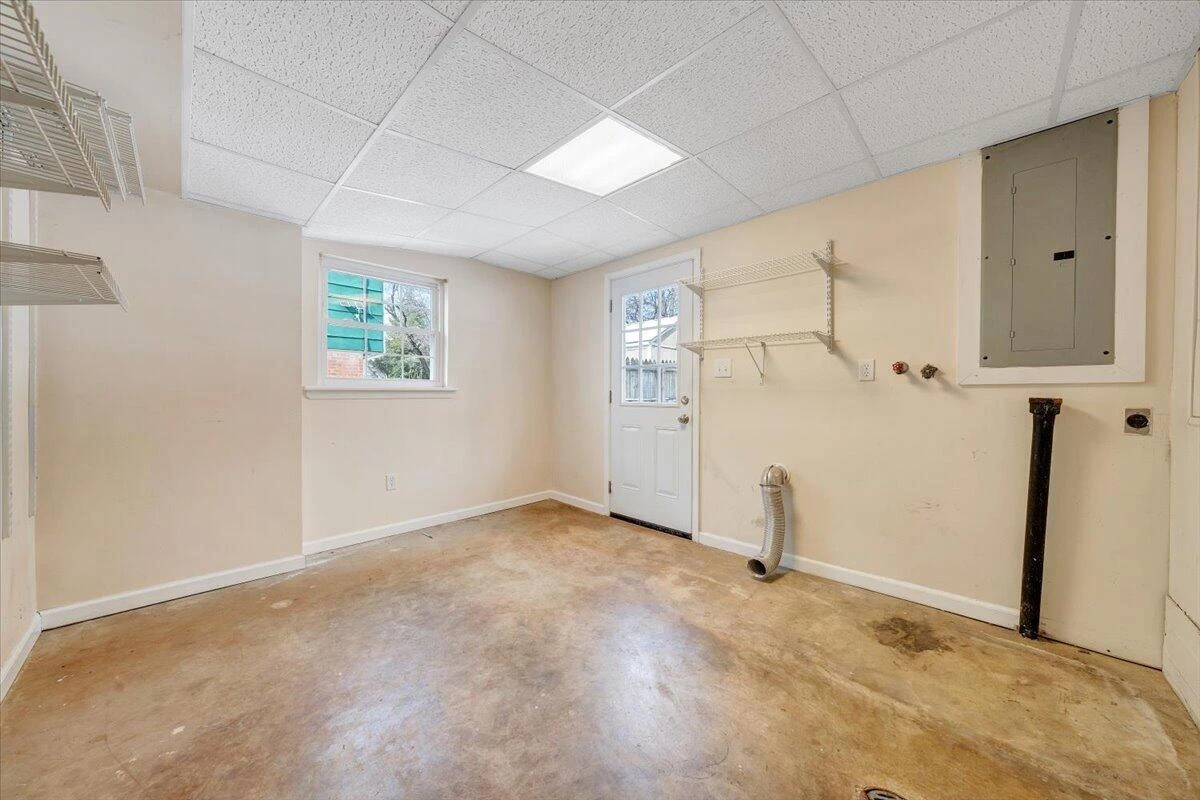 646 E Augusta AVE - Photo 50