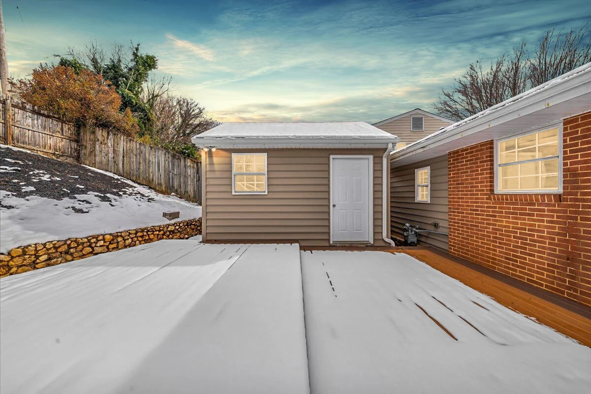 646 E Augusta AVE - Photo 9