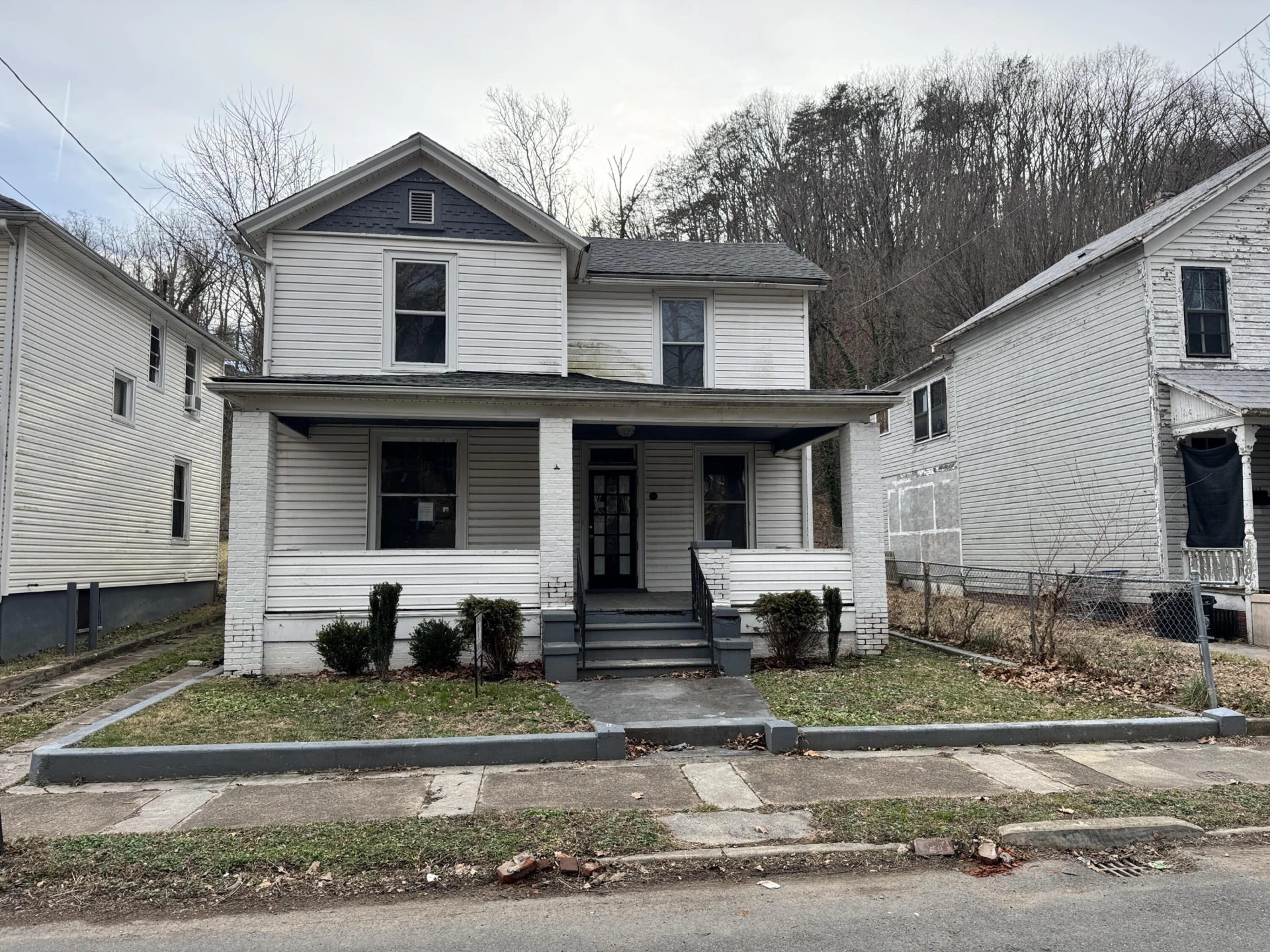 309 Roxbury ST
