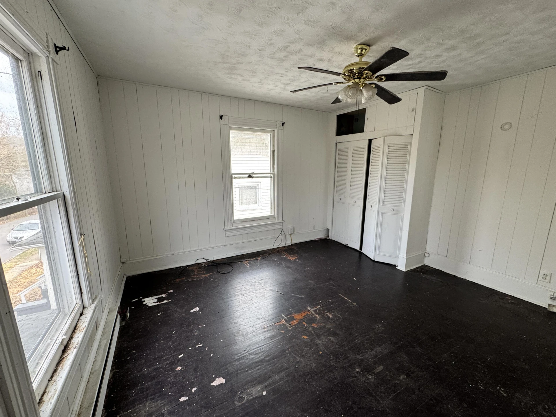 309 Roxbury ST - Photo 11