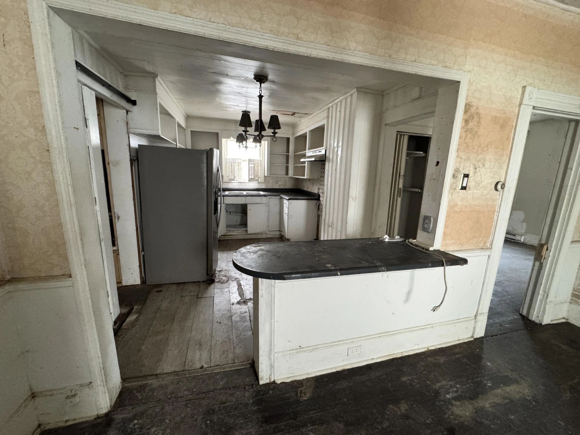 309 Roxbury ST - Photo 5