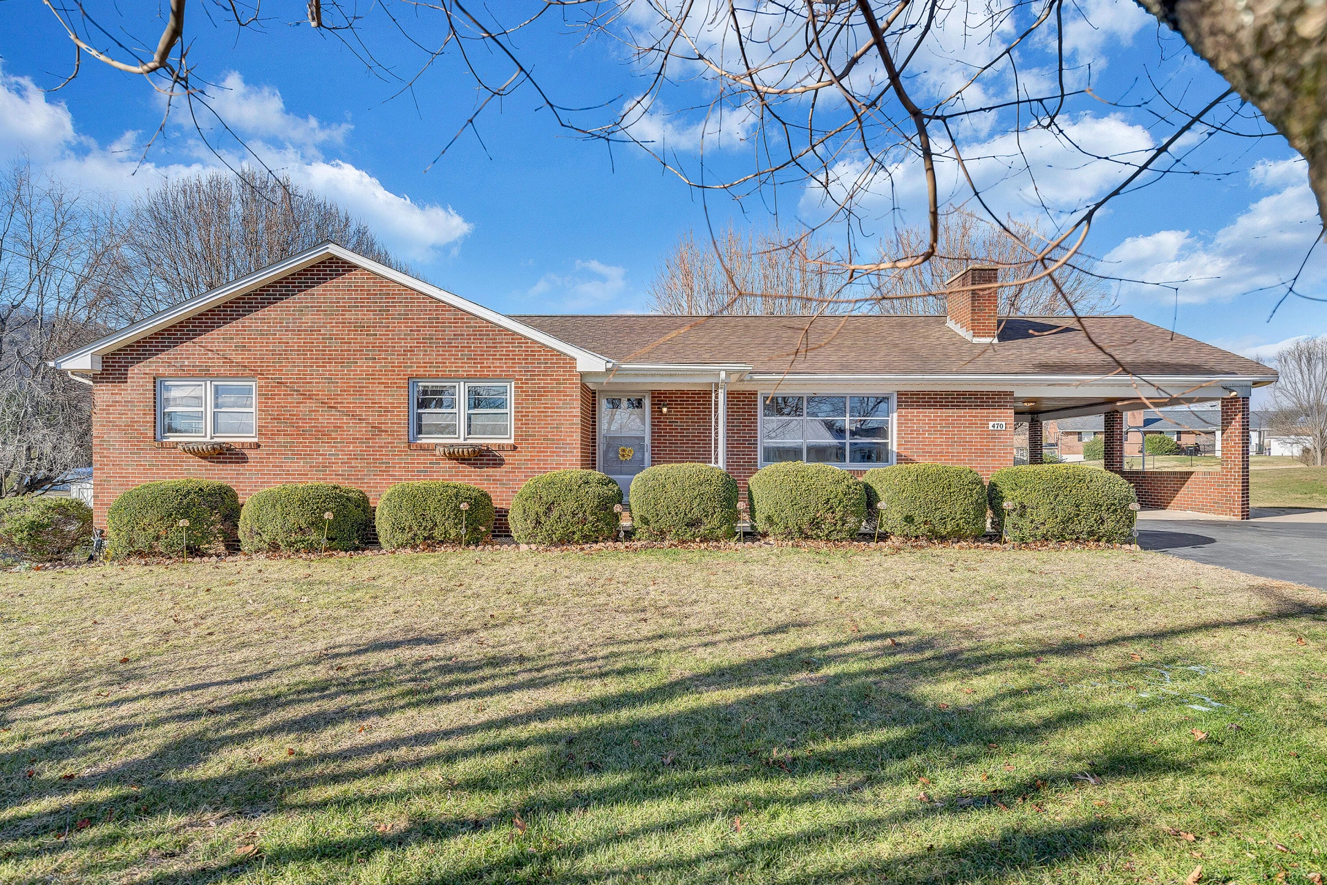 470 Hilltop Drive DR - Photo 2