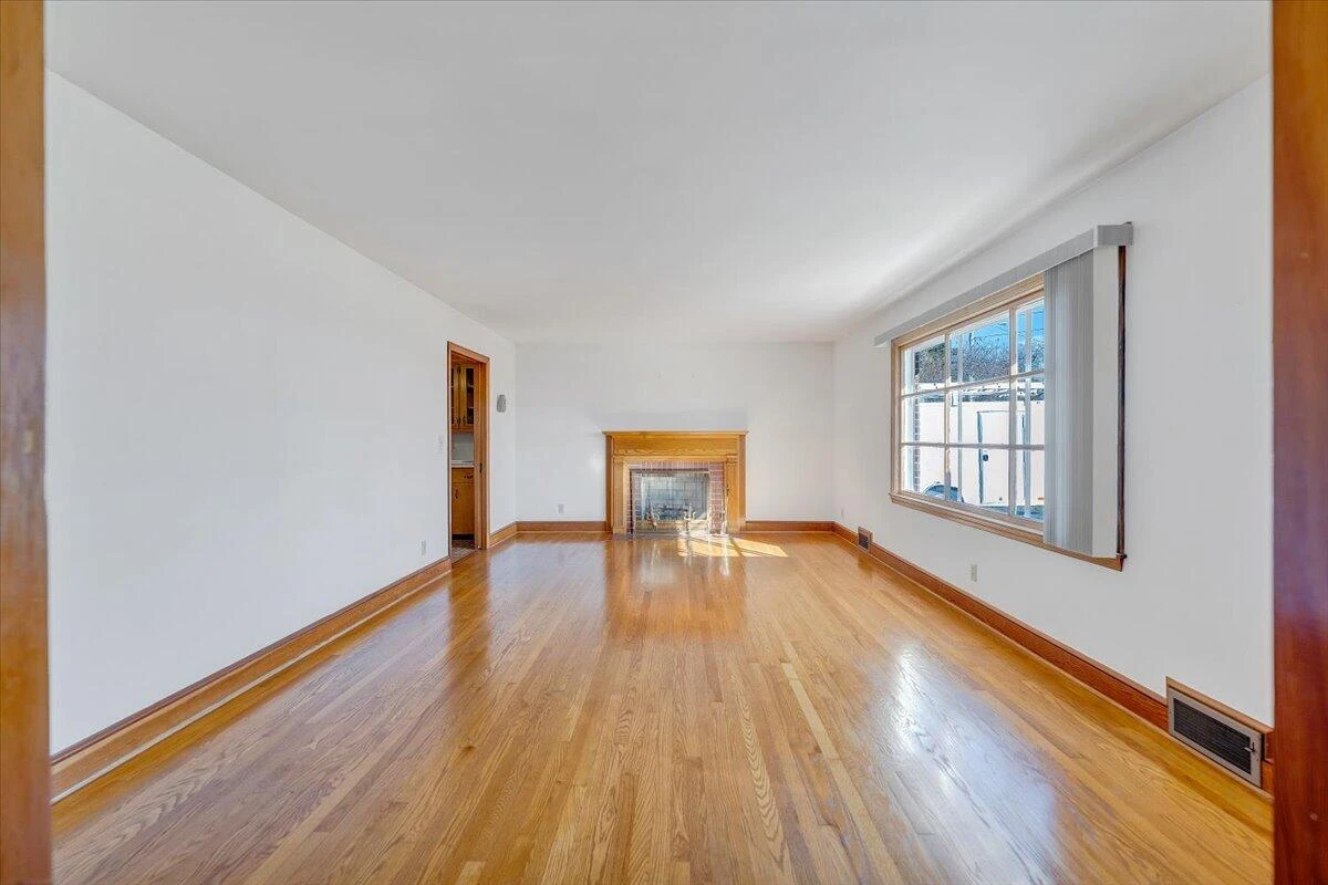 470 Hilltop Drive DR - Photo 4