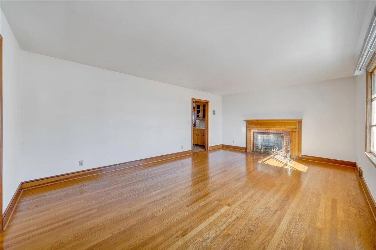 470 Hilltop Drive DR - Photo 5