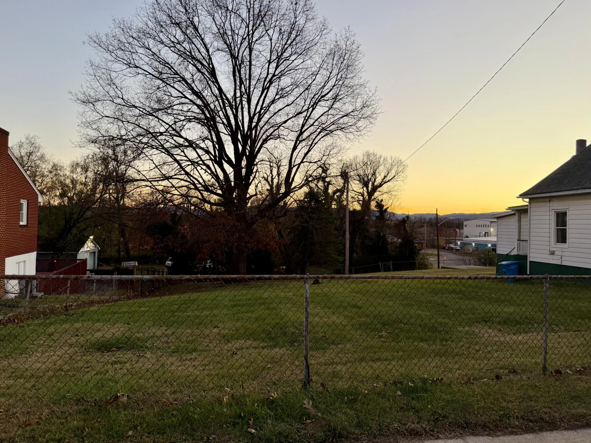 1730 MOORMAN AVE NW - Photo 2