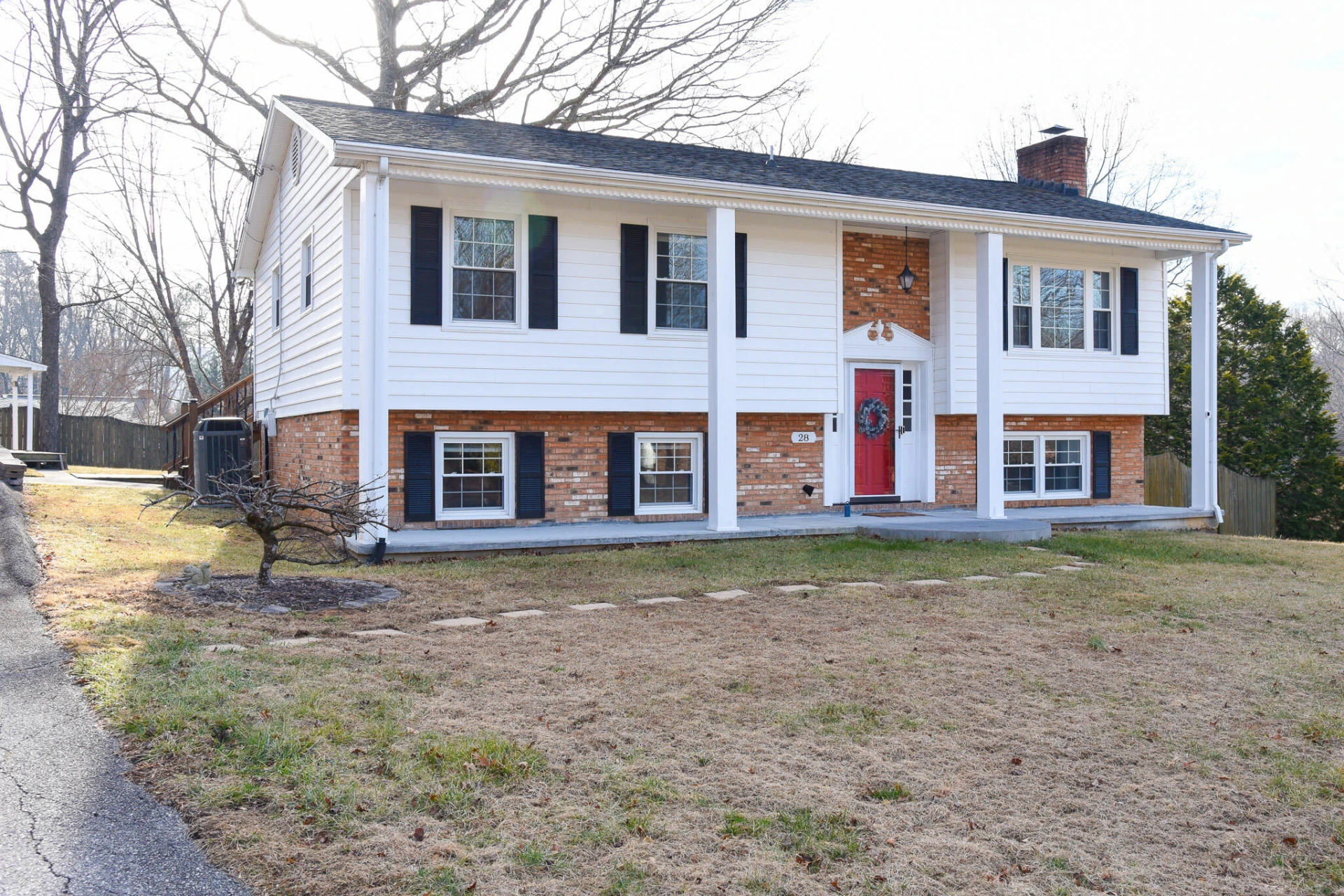 28 Spruce CIR - Photo 2