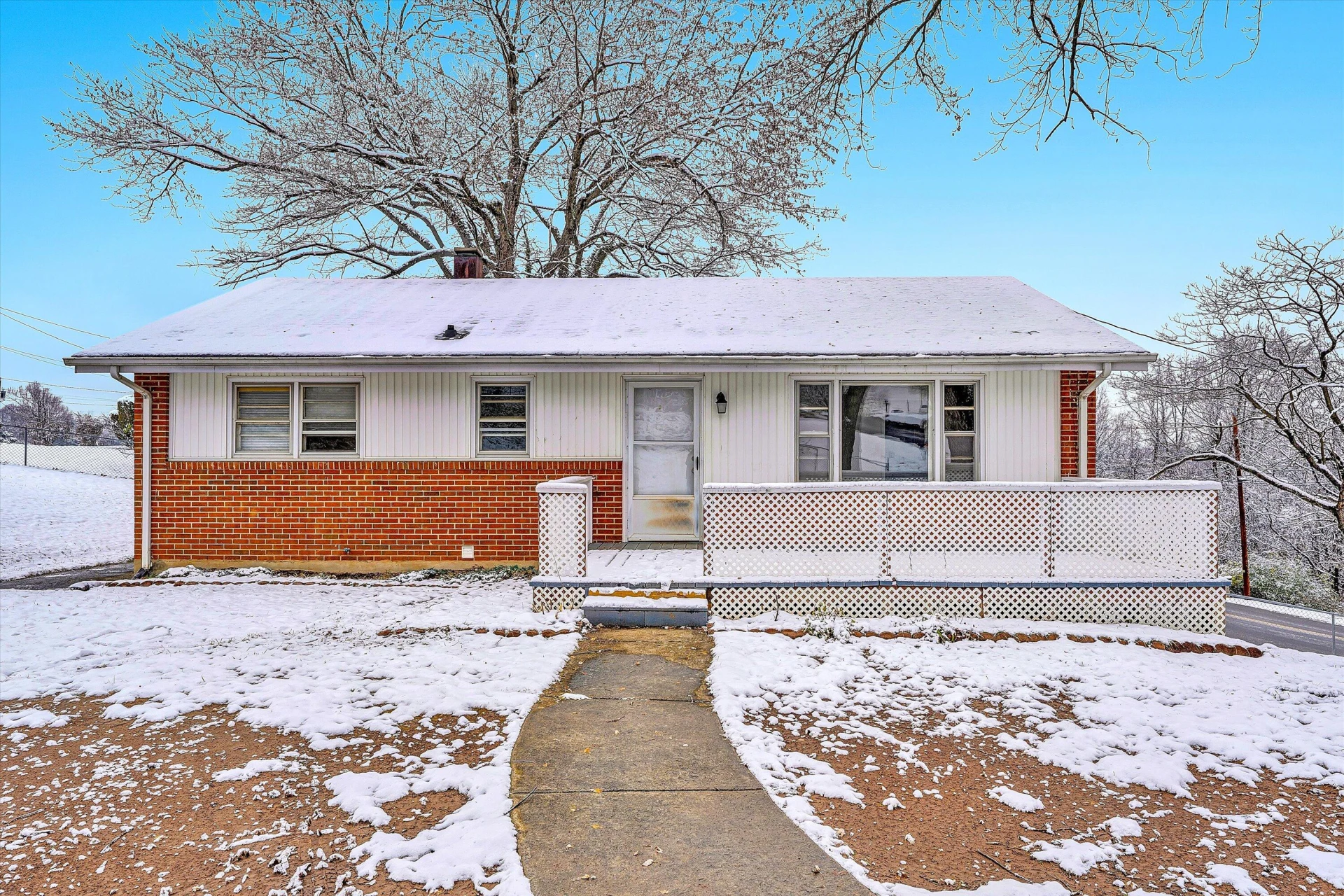 402 Cherryhill RD NW