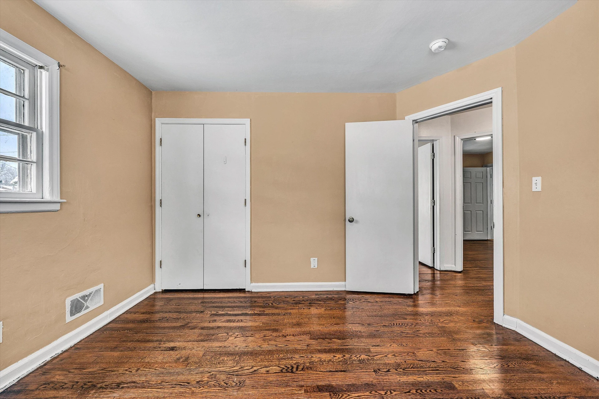 402 Cherryhill RD NW - Photo 24