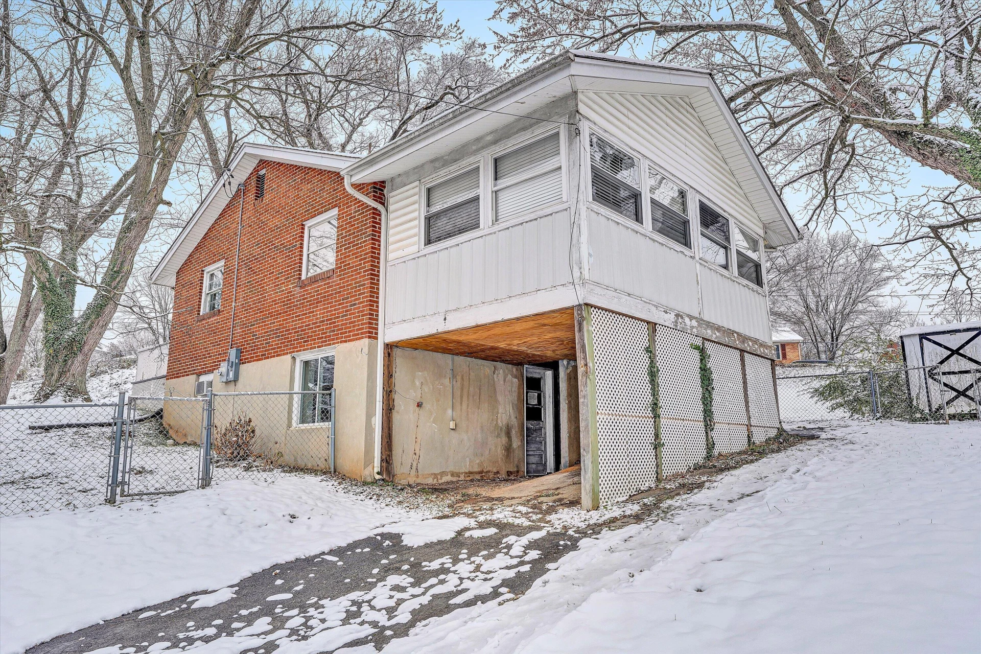 402 Cherryhill RD NW - Photo 34