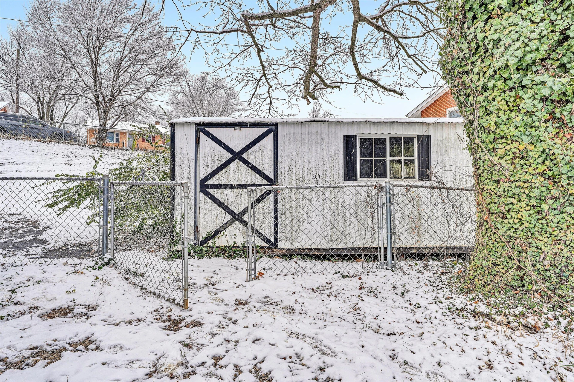 402 Cherryhill RD NW - Photo 37