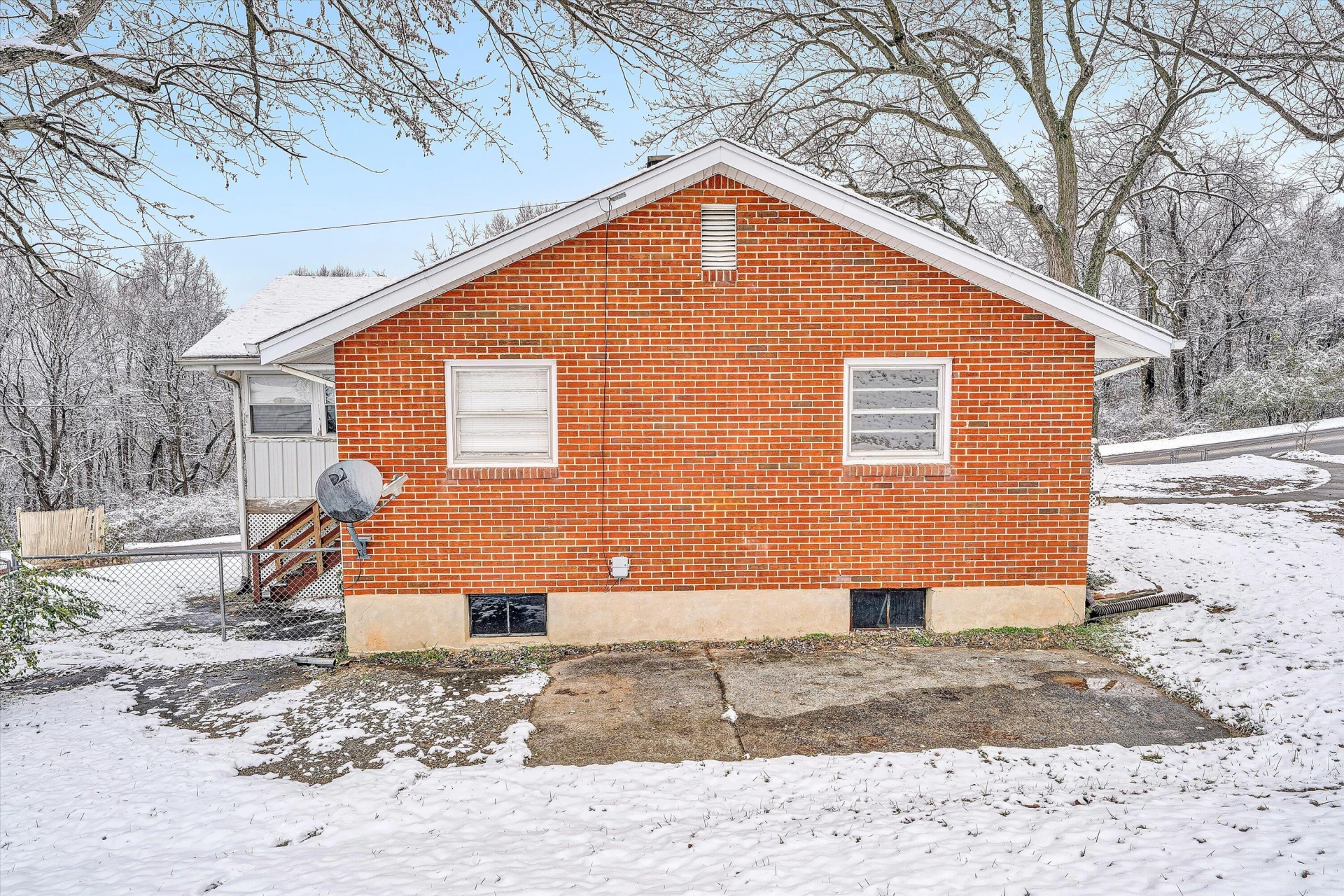 402 Cherryhill RD NW - Photo 39