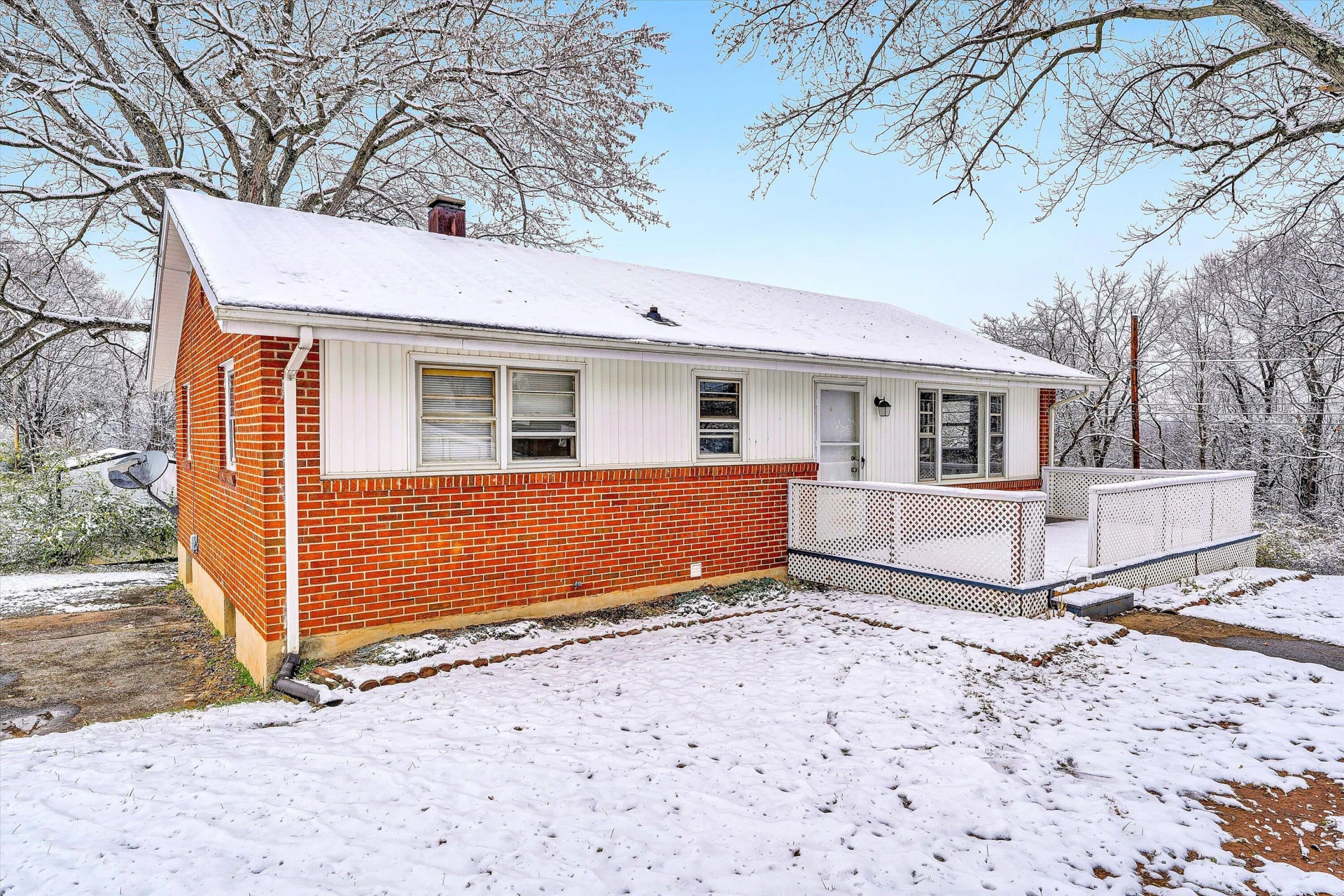 402 Cherryhill RD NW - Photo 6