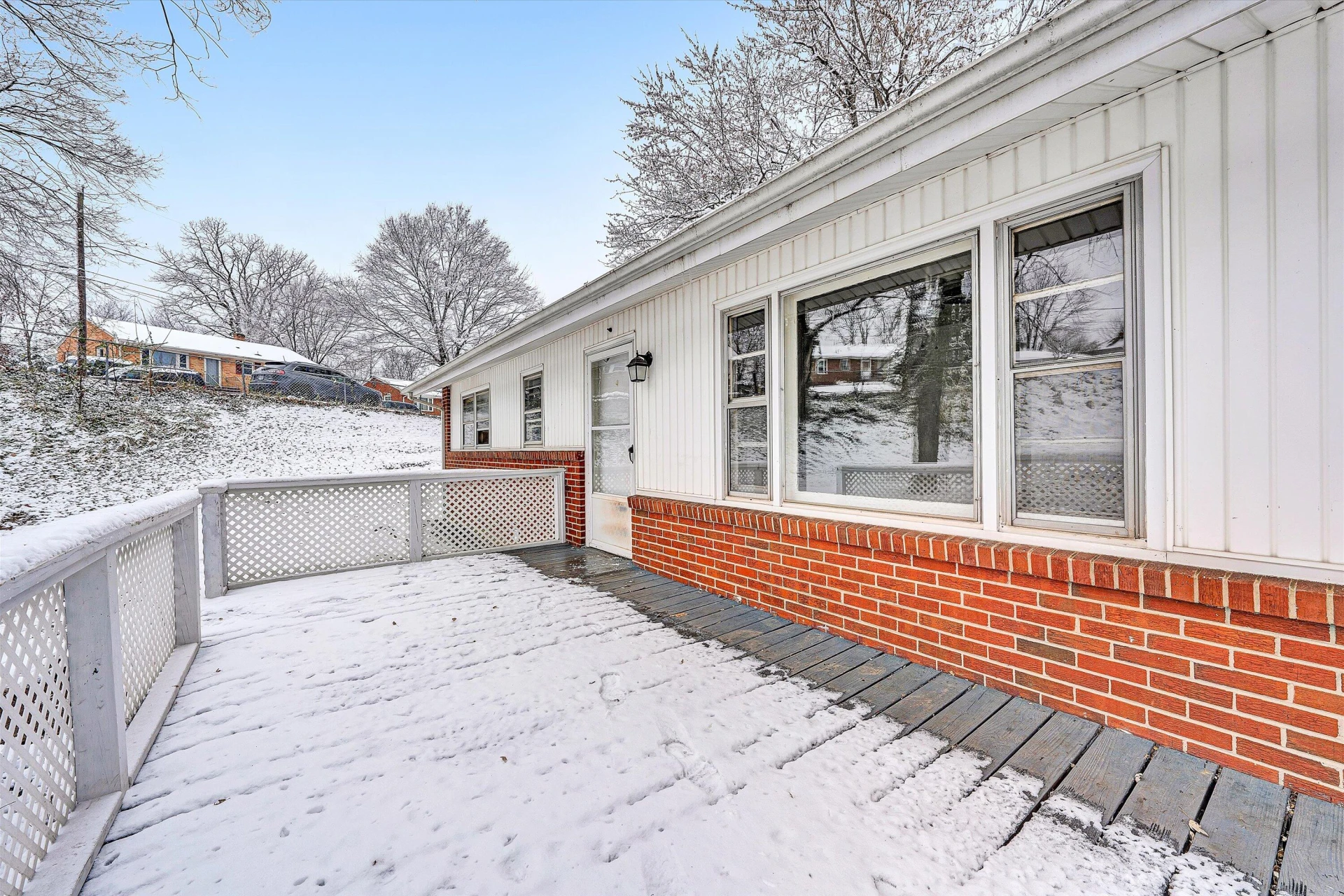 402 Cherryhill RD NW - Photo 7